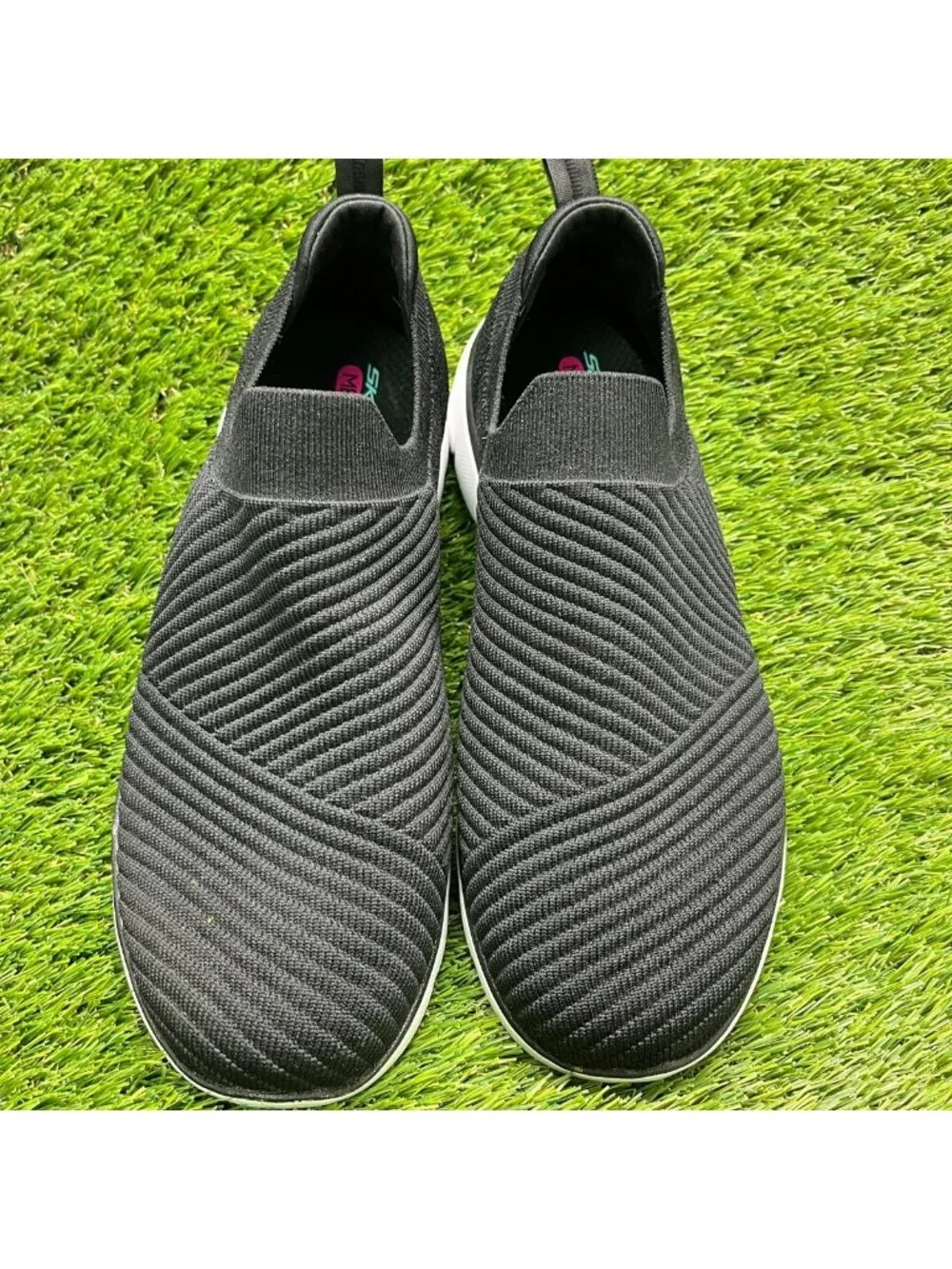 Skechers Womens Size 10D Black White Athletic Walking Slip On Shoes Sneakers_5